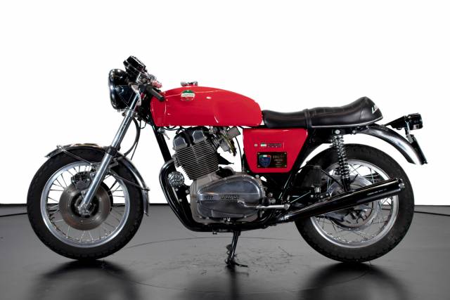 Image 1/31 of Laverda DUMMY (1974)