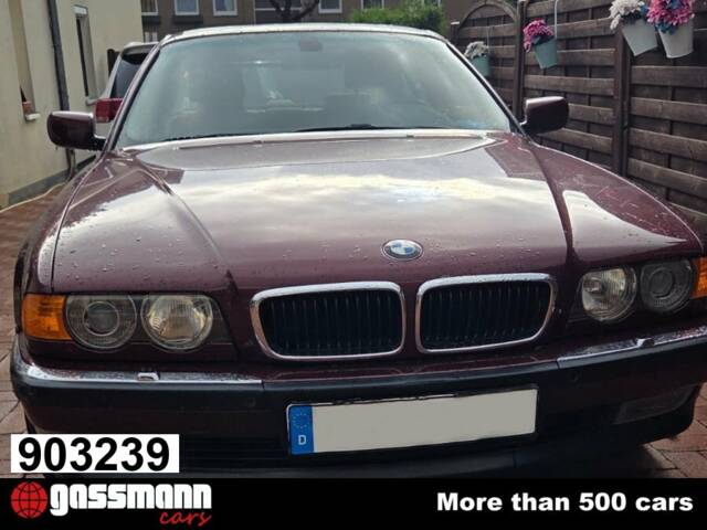 Bild 1/15 von BMW 735i (2000)