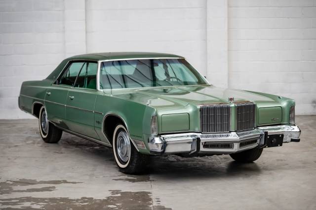 Bild 1/8 von Chrysler New Yorker (1978)