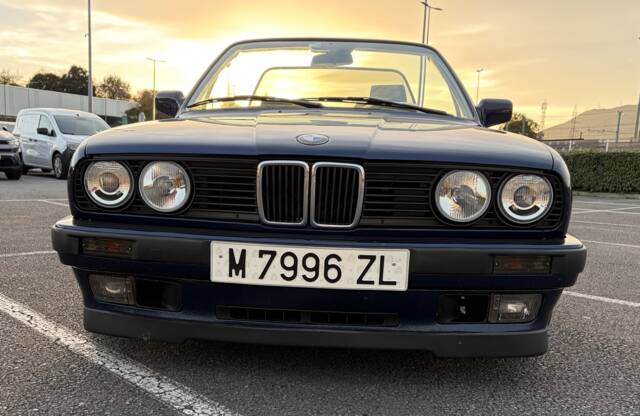 Bild 1/55 von BMW 320i (1991)