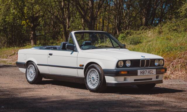 Bild 1/36 von BMW 318i (1991)