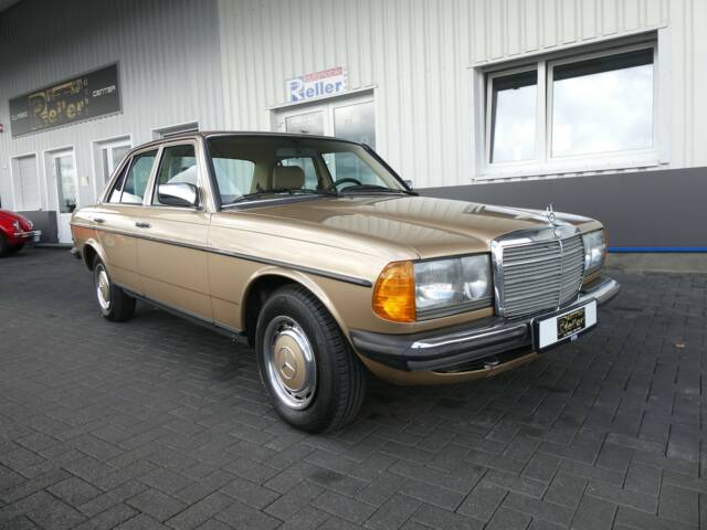 Imagen 1/19 de Mercedes-Benz 200 (1983)