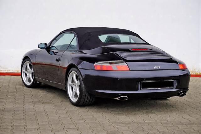 Image 1/50 of Porsche 911 Carrera 4 (2003)
