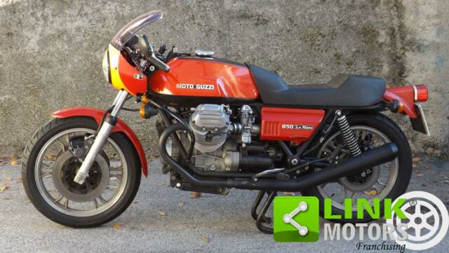 Image 1/10 de Moto Guzzi DUMMY (1976)
