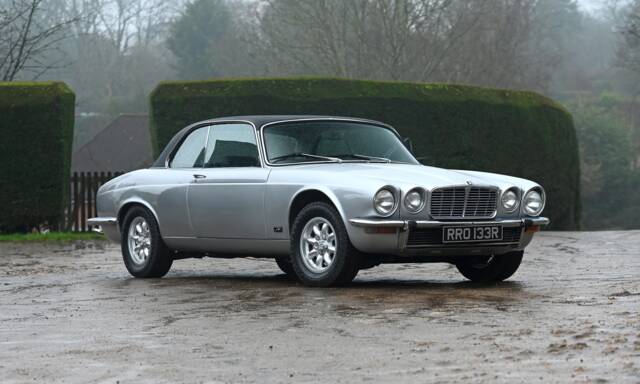 Image 1/26 of Jaguar XJ 6 C 4.2 (1976)