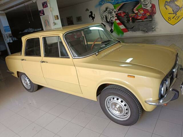 Bild 1/26 von Alfa Romeo Giulia Nuova Super 1300 (1975)