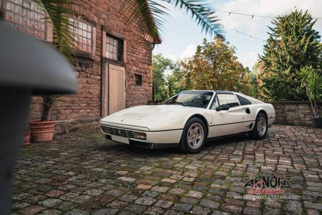 Image 1/65 of Ferrari 208 GTS Turbo (1987)