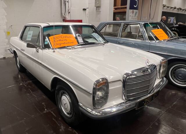 Image 1/12 de Mercedes-Benz 250 C (2.8) (1976)