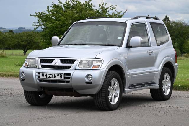 Bild 1/8 von Mitsubishi Pajero (2003)