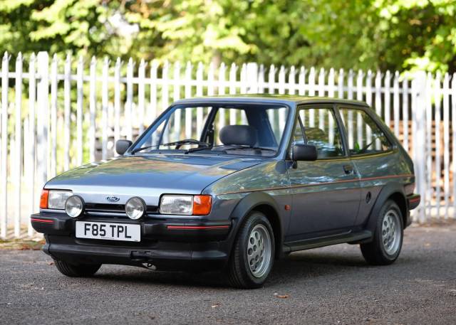 Image 1/8 de Ford Fiesta XR2i (1990)