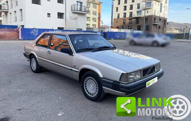 Afbeelding 1/9 van Volvo 780 Bertone 2.8 V6 (1989)