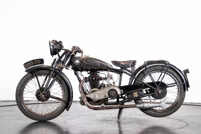 Bild 1/19 von MAS DUMMY (1947)