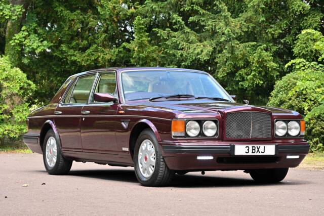 Image 1/8 of Bentley Brooklands (1997)