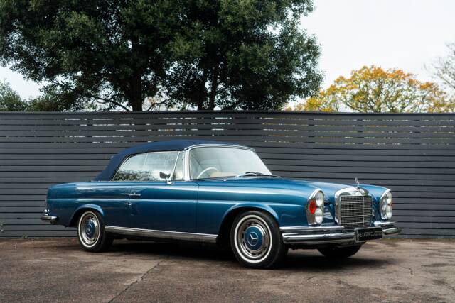 Image 1/57 de Mercedes-Benz 280 SE 3,5 (1971)