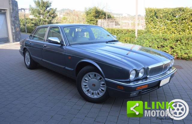 Image 1/20 of Daimler Six (1995)