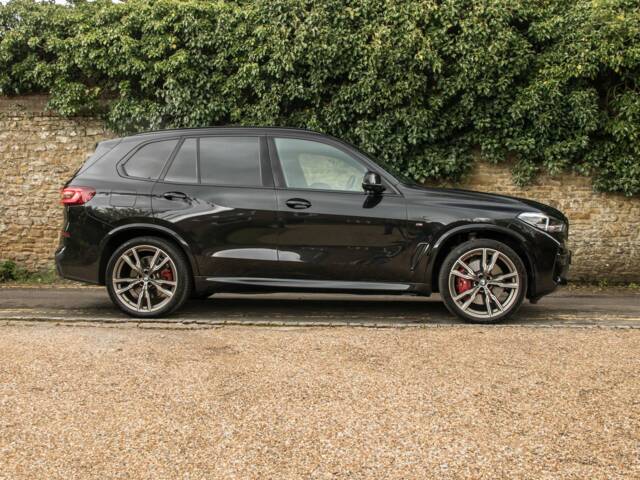 Afbeelding 1/23 van BMW X5 M50i xDrive (2022)