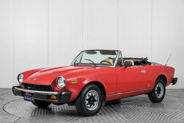 Bild 1/50 von FIAT Spider 2000 (1980)