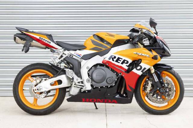 Bild 1/42 von Honda CBR 1000 RR Fireblade (2007)
