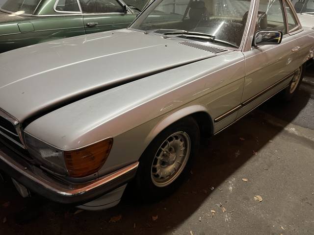 Immagine 1/17 di Mercedes-Benz 500 SL (1984)