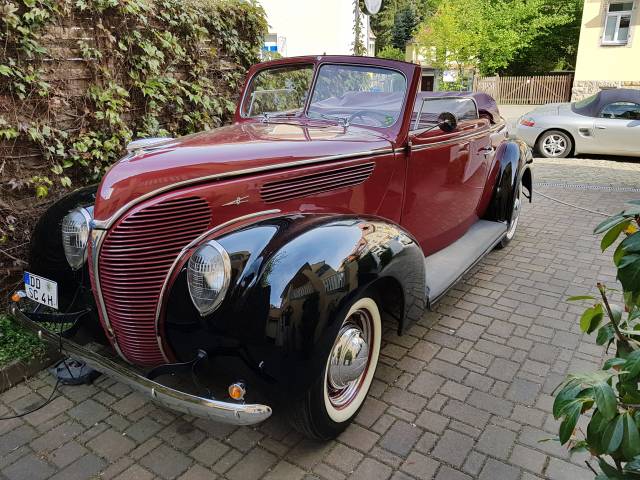 Ford V8 81A De Luxe Convertible  1938