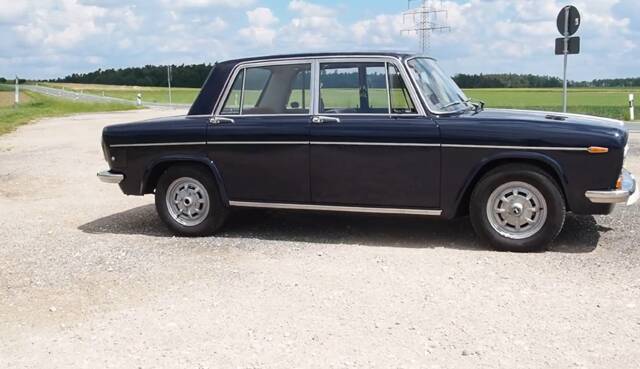 Image 1/8 of Lancia Fulvia Sport 1.3 (1972)
