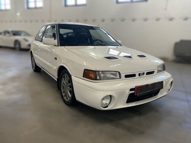 Imagen 1/8 de Mazda 323 GT-R (1992)