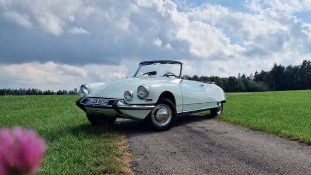 Immagine 1/153 di Citroën DS 19 Usine (1965)