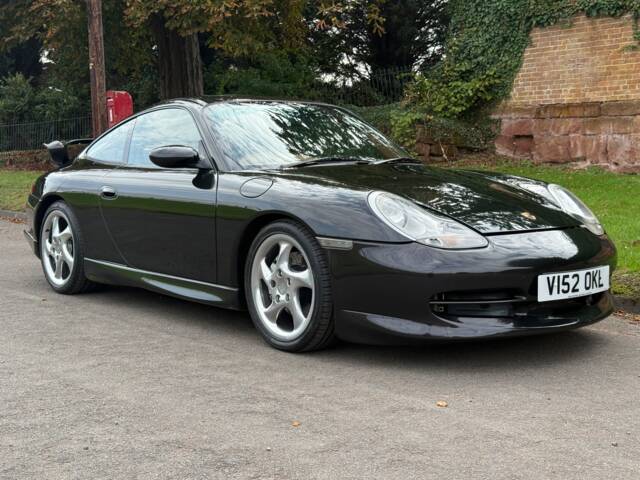 Image 1/30 of Porsche 911 Carrera 4 "Millenium-Edition" (2000)
