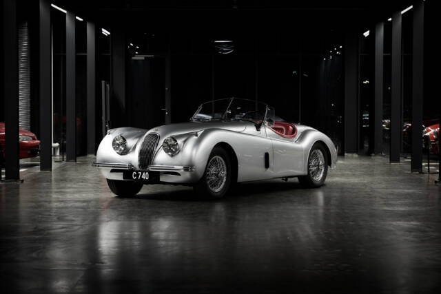 Image 1/26 of Jaguar XK 120 OTS (1952)