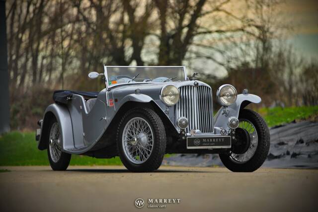 Image 1/22 of AC Six 16/80 (1936)