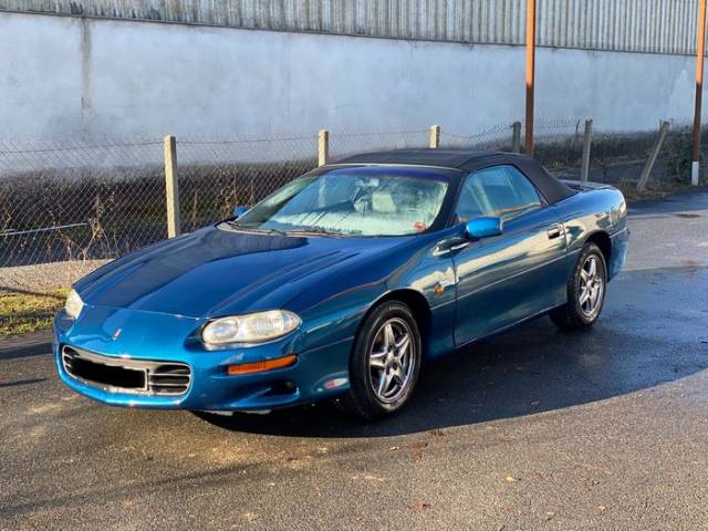 Immagine 1/9 di Chevrolet Camaro 3.8 (1999)