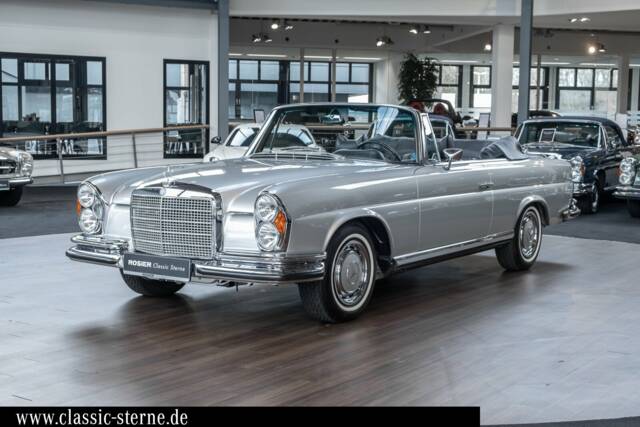 Image 1/15 de Mercedes-Benz 280 SE 3,5 (1971)