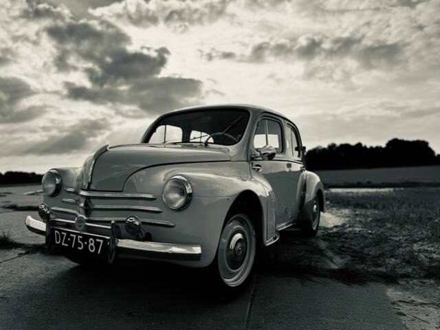 Image 1/35 of Renault 4 CV (1956)