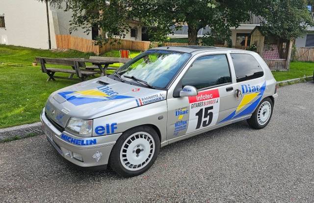 Image 1/7 de Renault Clio I 1.8 16V (1992)