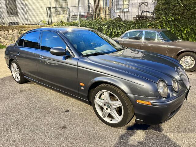 Bild 1/21 von Jaguar S-Type V8 S&#x2F;C (2002)