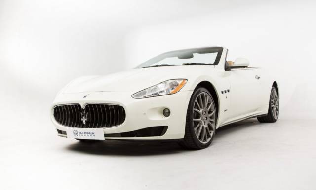 Bild 1/27 von Maserati GranCabrio 4.7 (2010)