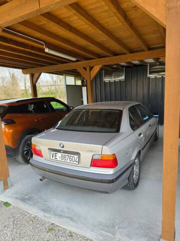 Immagine 1/7 di BMW 318i (1992)