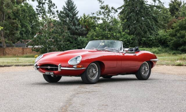 Image 1/41 of Jaguar E-Type 3.8 (1964)