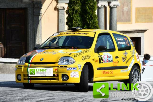 Imagen 1/10 de Renault Clio II 2.0 16V Sport (2000)