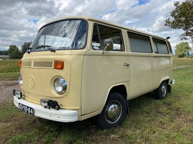 Bild 1/15 von Volkswagen T2b Kleinbus (1974)