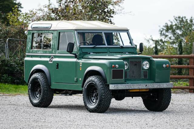 Image 1/41 of Land Rover 90 (1988)