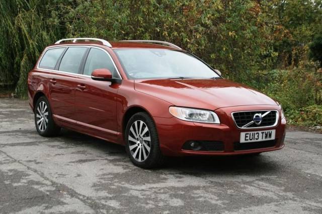 Image 1/10 of Volvo V70 D2 (2013)