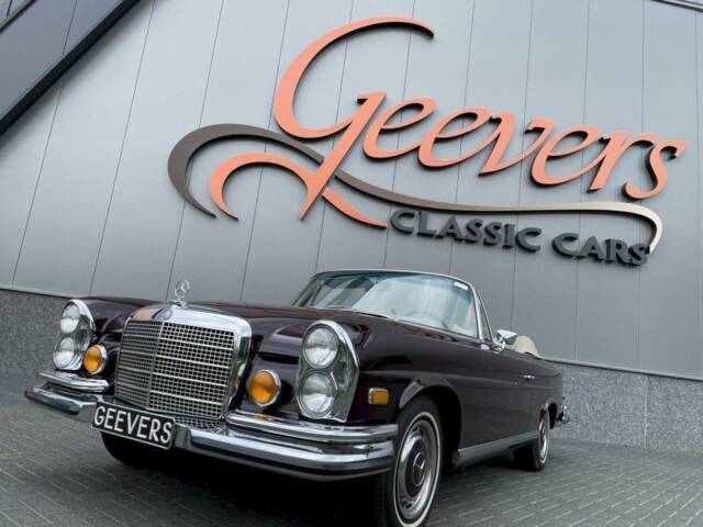 Image 1/36 de Mercedes-Benz 280 SE 3,5 (1971)