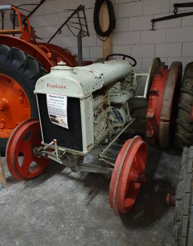Image 1/8 of Fordson Model F (1920)