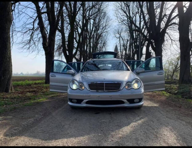 Image 1/19 of Mercedes-Benz C 32 AMG T (2001)