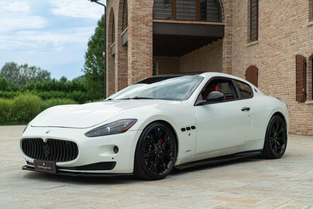 Image 1/50 de Maserati GranTurismo 4.2 (2008)