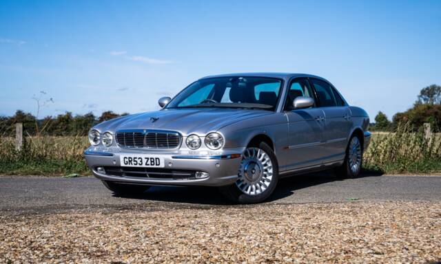 Image 1/50 of Jaguar XJ 8 4.2 (2003)