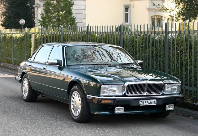 Bild 1/30 von Daimler Six (1990)