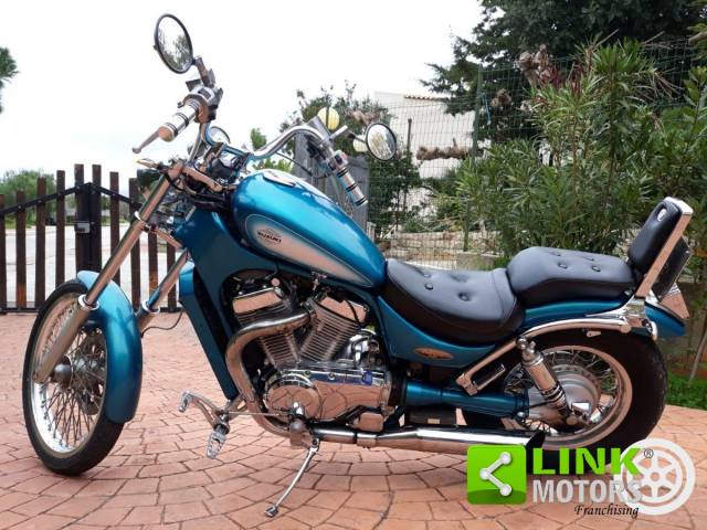 Image 1/19 de Suzuki VS 800GL Intruder (1997)