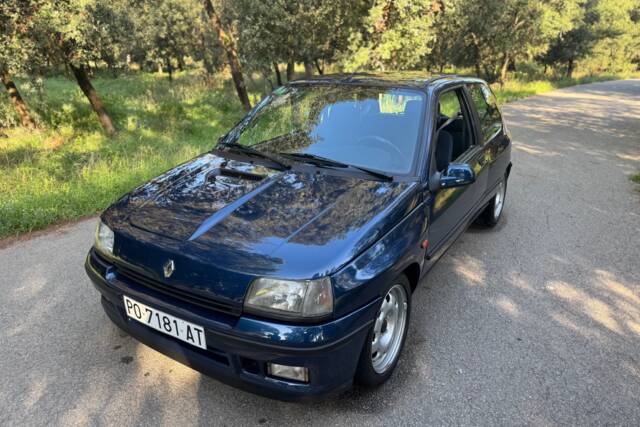 Bild 1/40 von Renault Clio I 1.8 16V (1993)